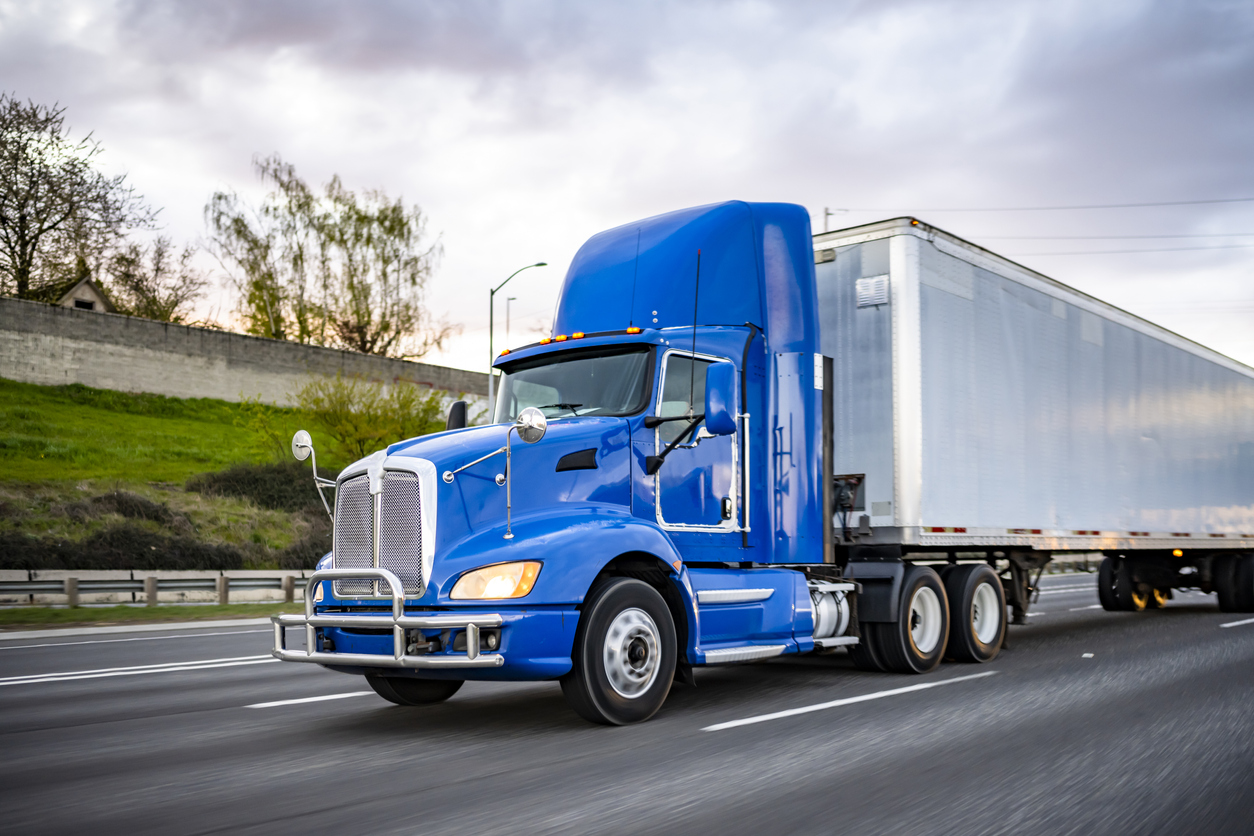 How Fast Can Commercial Trucks Safely Travel on Highways?